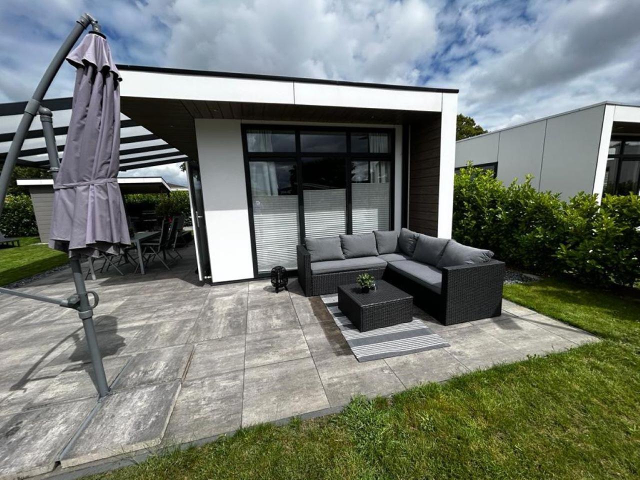Ferienhaus / Chalet / Bungalow Am See, Holland, Niederlande, Lathum Exterior photo